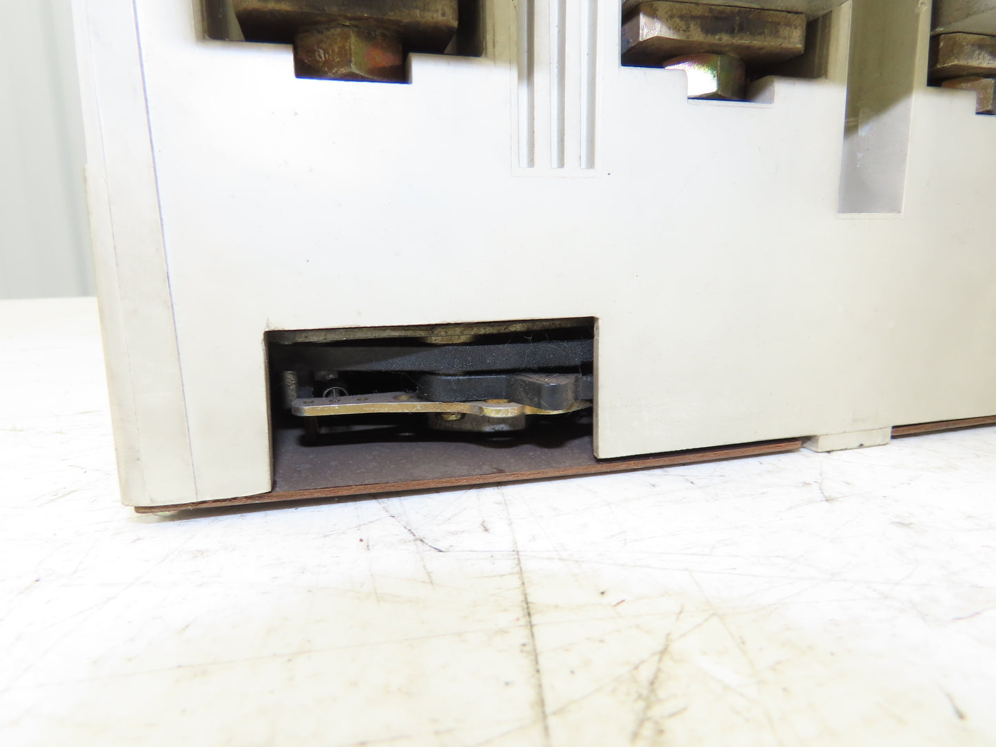 Klockner Moeller NZM 114-400 4 Pole Molded Case Circuit Breaker 400A 600V