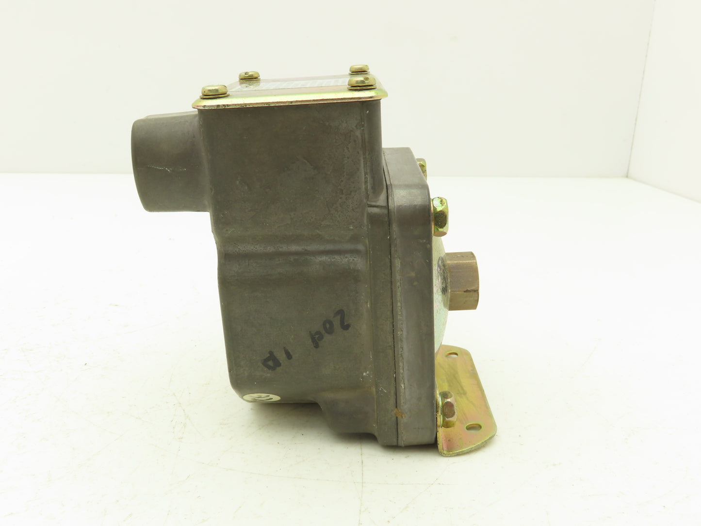 Barksdale D2T-A3SS-Q24 Pressure or Vacuum Actuated Switch 0.3-3 psi Range