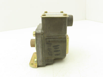 Barksdale D2T-A3SS-Q24 Pressure or Vacuum Actuated Switch 0.3-3 psi Range