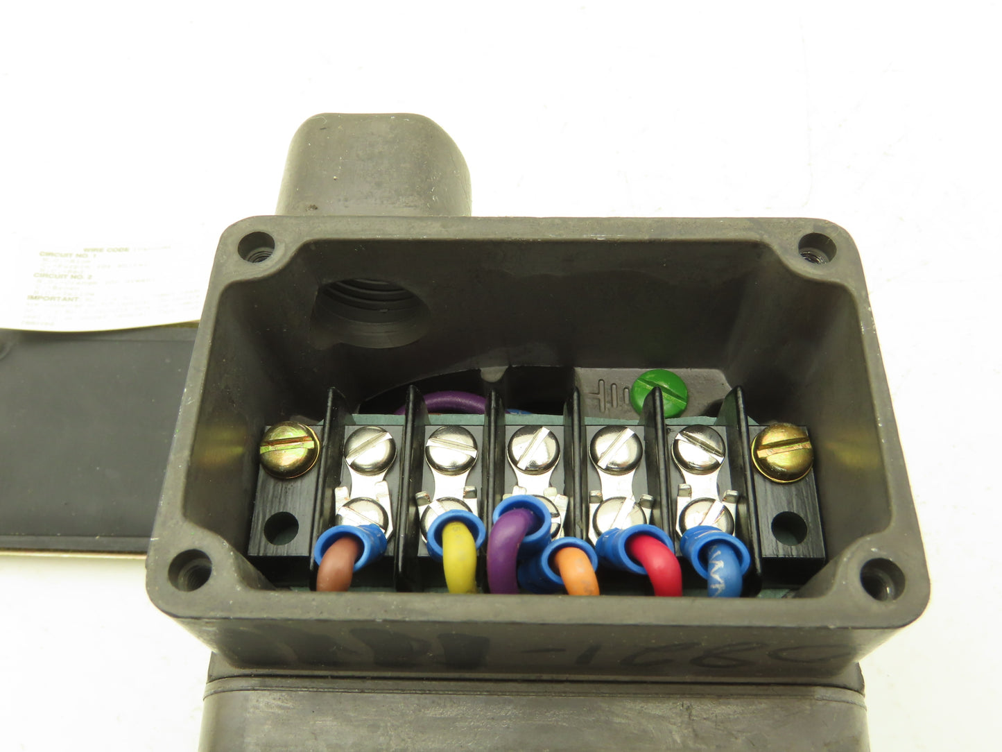 Barksdale D2T-A3SS-Q24 Pressure or Vacuum Actuated Switch 0.3-3 psi Range