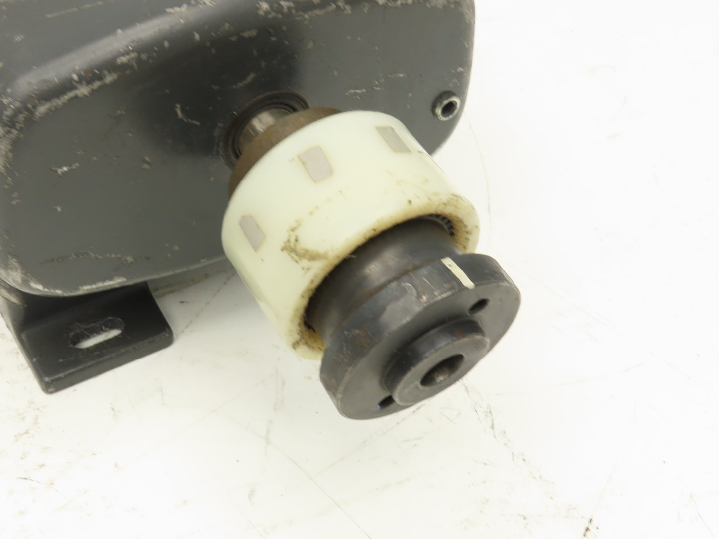 Dayton 4Z617B Gearbox 17.5:1 Speed Reducer 1/2Hp 99 RPM 12VDC 39A 454in/lbs