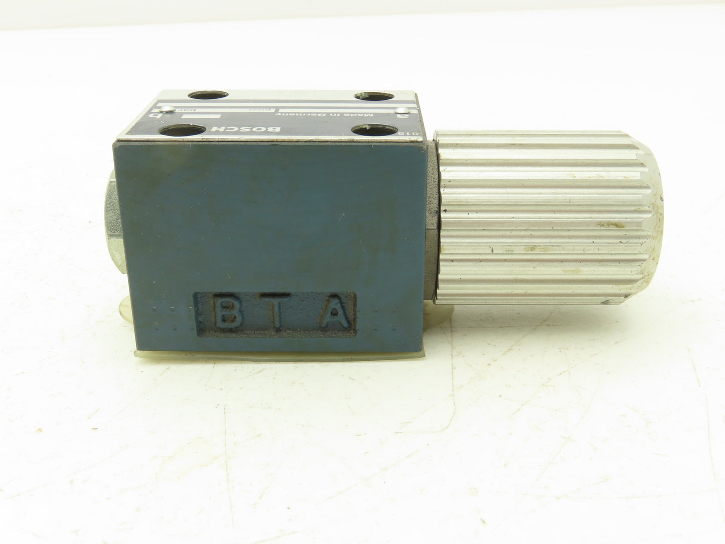 Bosch 081WV06P1V2012D0 Directional Control Solenoid Valve 0 810 091 358
