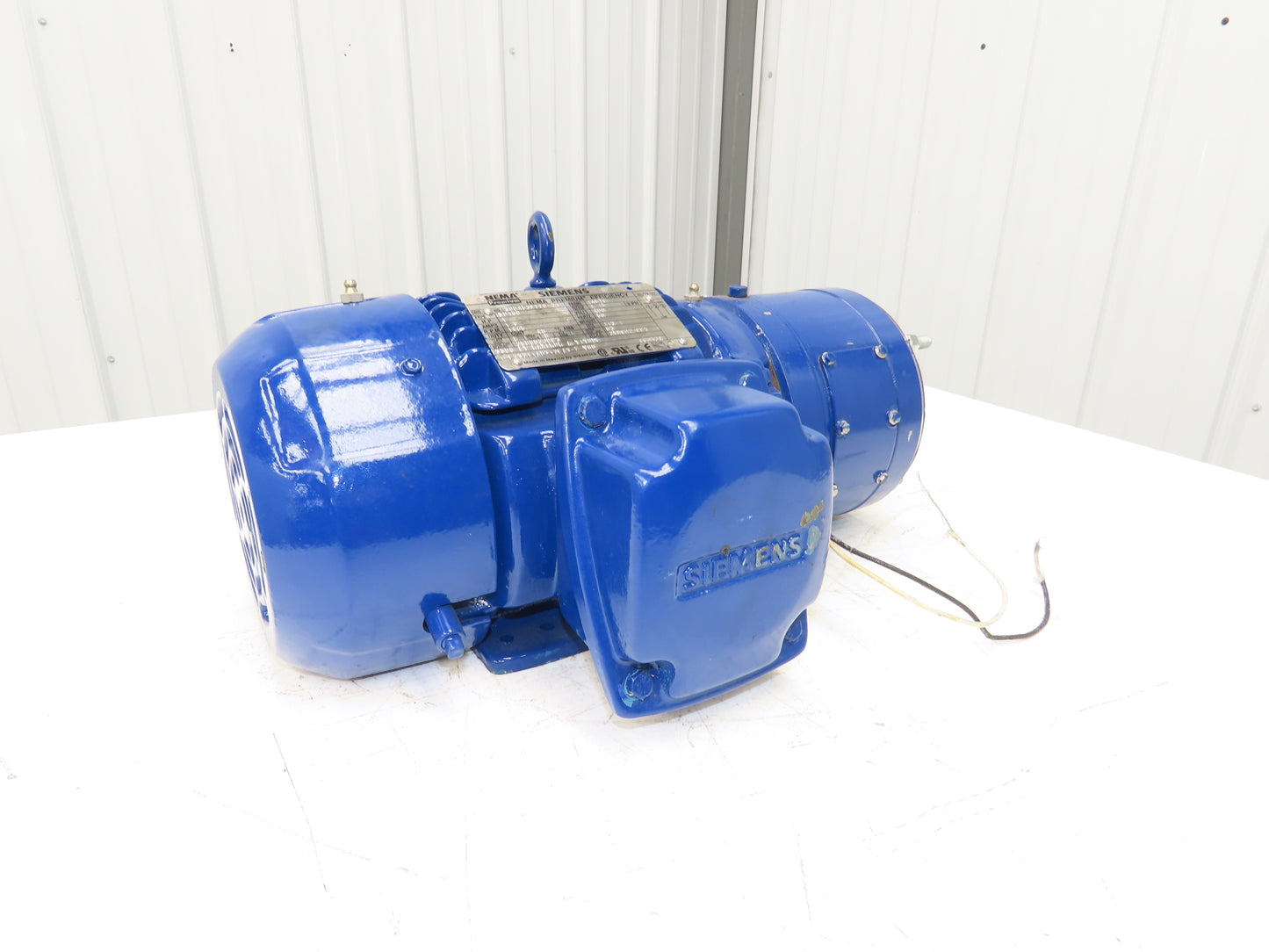 Siemens SD100 AC Motor w/Brake 1Hp 1466/1740 RPM 400/460V 3PH 145TC