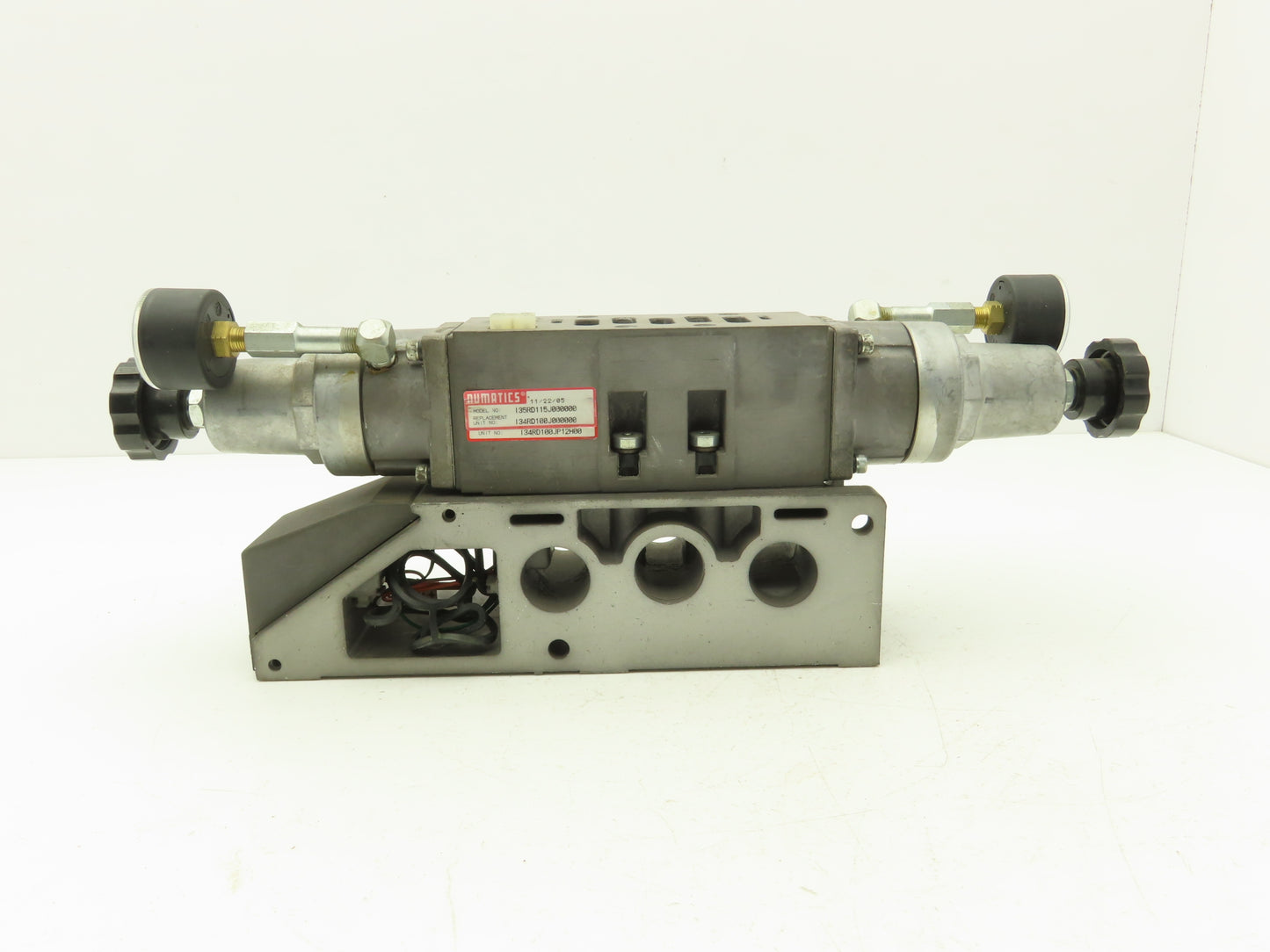 Numatics 135RD115J000000 Pneumatic Dual Regulator Valve 134RD100JP12H00