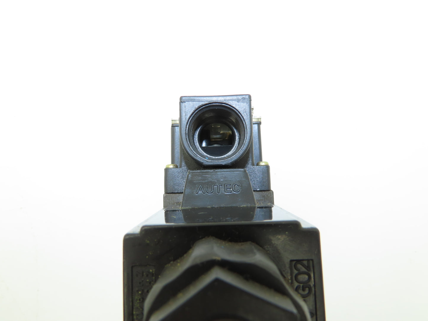 International DG03-2A-115VAC-71-WB Hydraulic Directional Solenoid Valve 115VAC