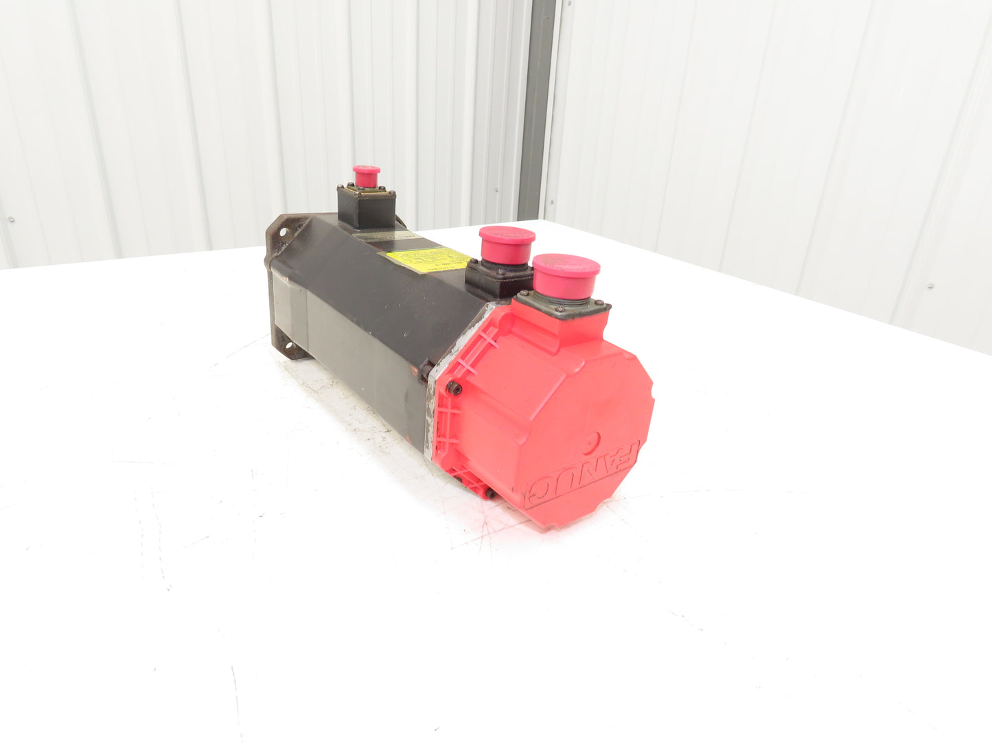 Fanuc AC Servo Motor 126V 2000 RPM Encoder A860-0304-T112