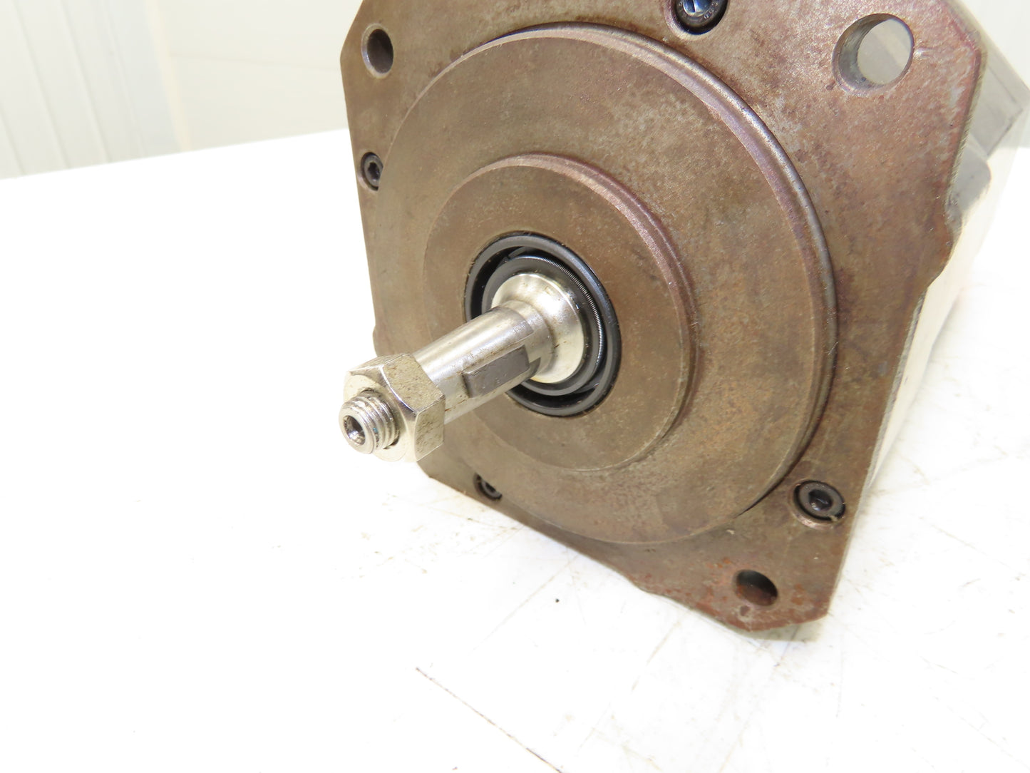 Fanuc AC Servo Motor 126V 2000 RPM Encoder A860-0304-T112