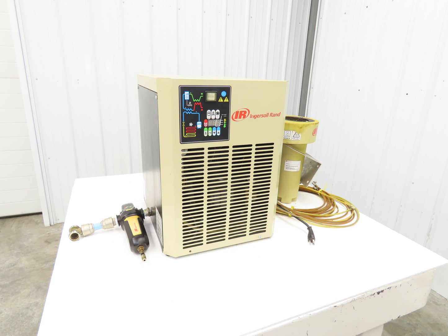 Ingersoll Rand D108IN Refrigerated Air Dryer 64 CFM 101 PSI 120V Oil Separator