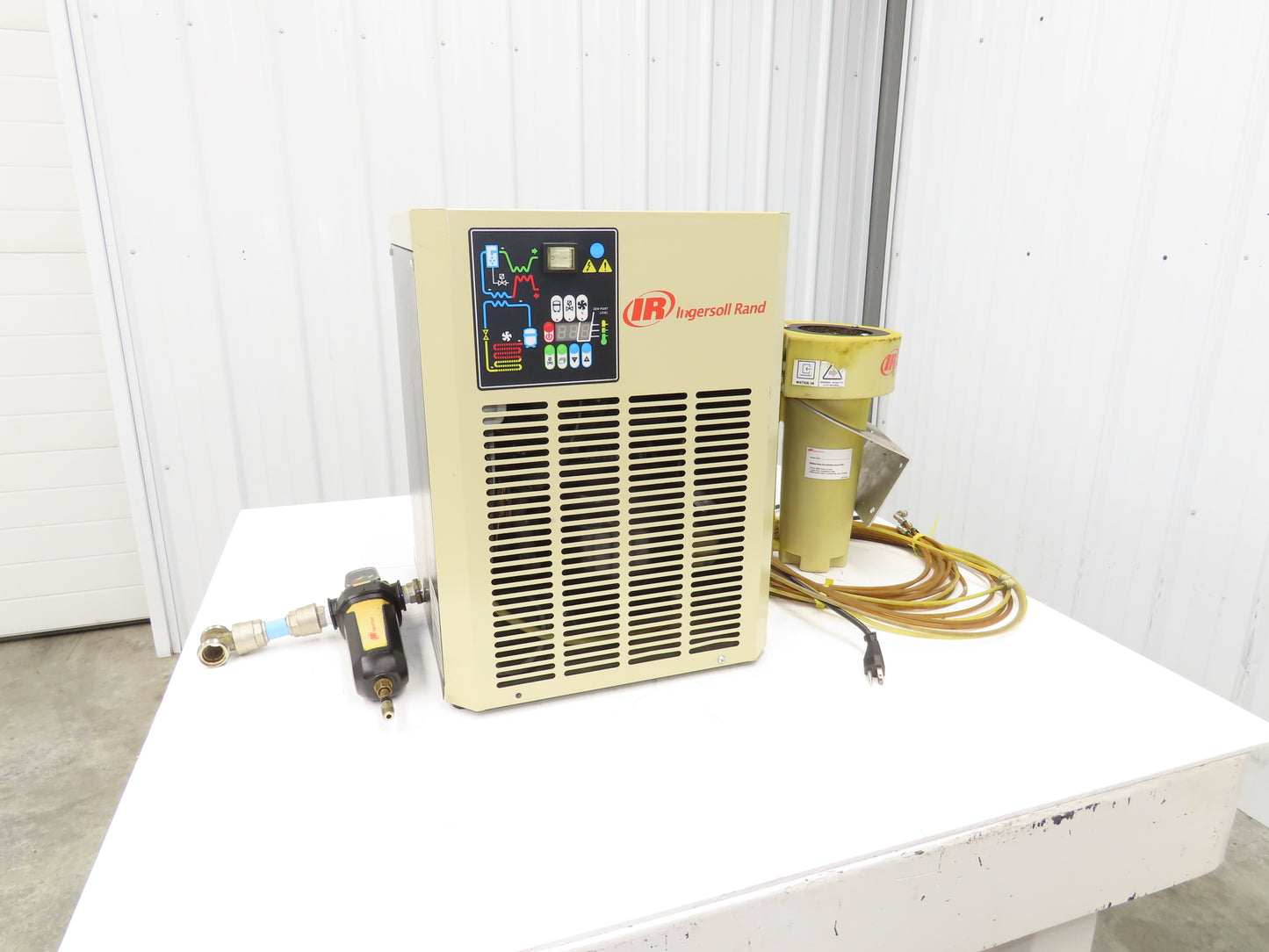 Ingersoll Rand D108IN Refrigerated Air Dryer 64 CFM 101 PSI 120V Oil Separator