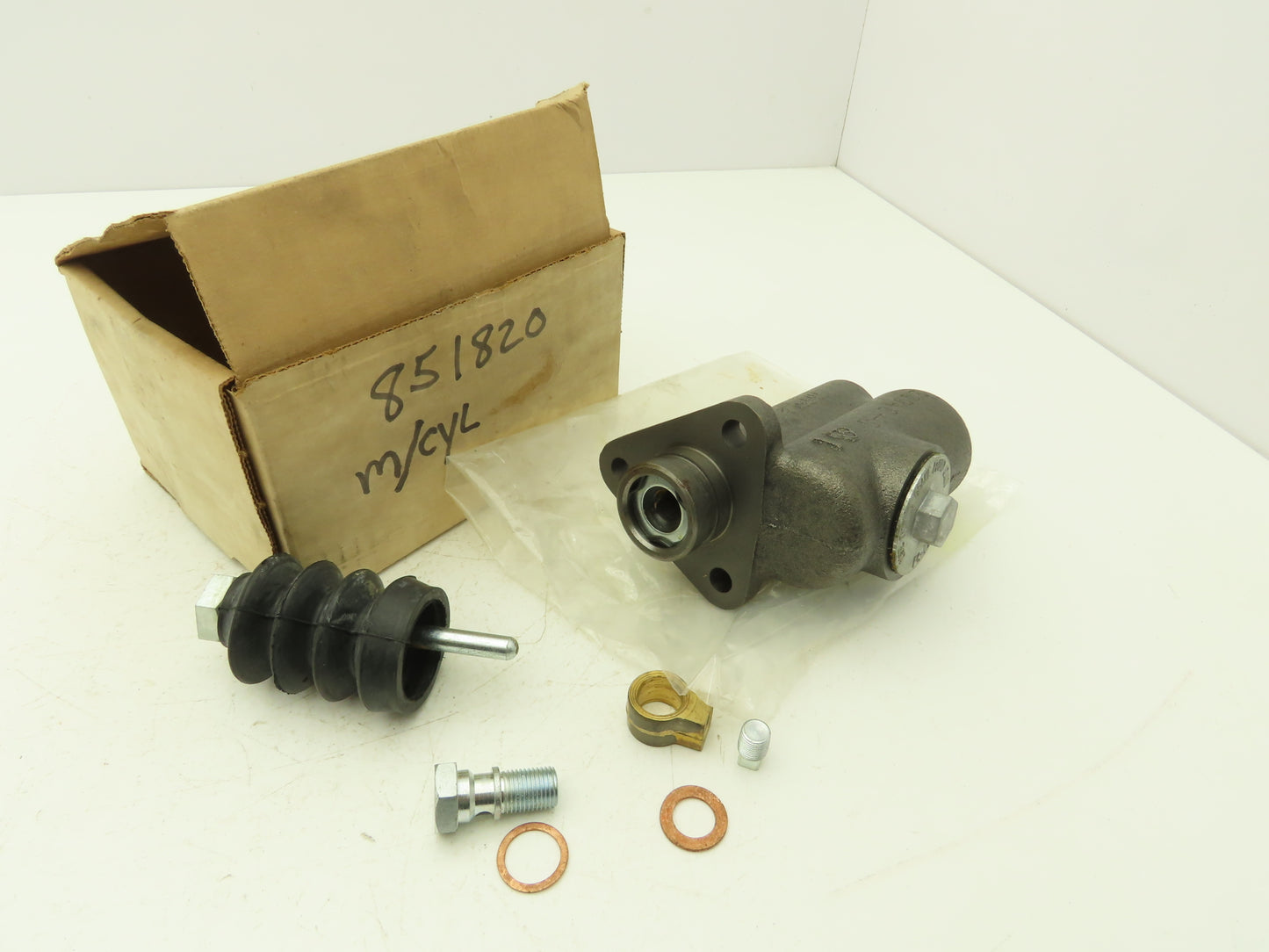 Wagner Clark Hyster 851820 Brake Master Cylinder