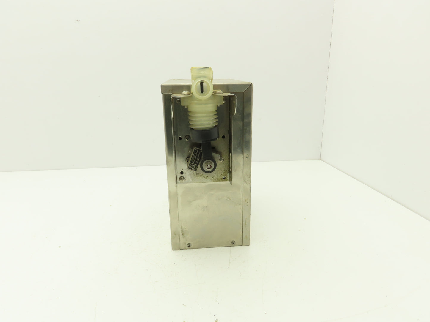 Ecolab GR-720 CentraMatic Detergent Chemical Soap Dispensing Pump 120VAC
