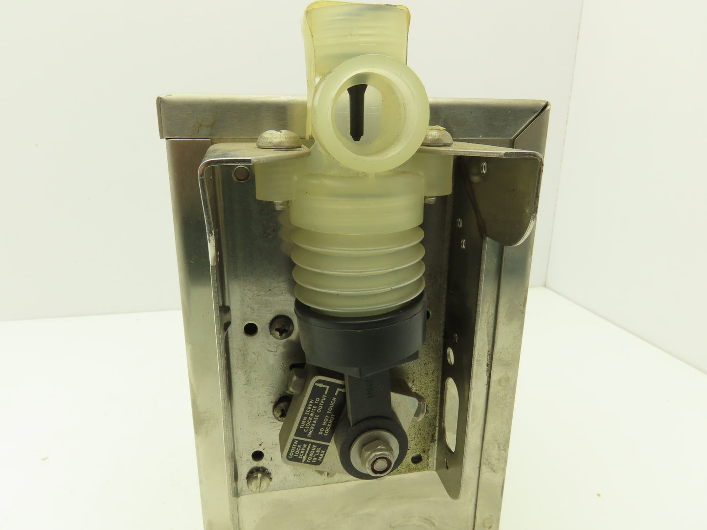 Ecolab GR-720 CentraMatic Detergent Chemical Soap Dispensing Pump 120VAC