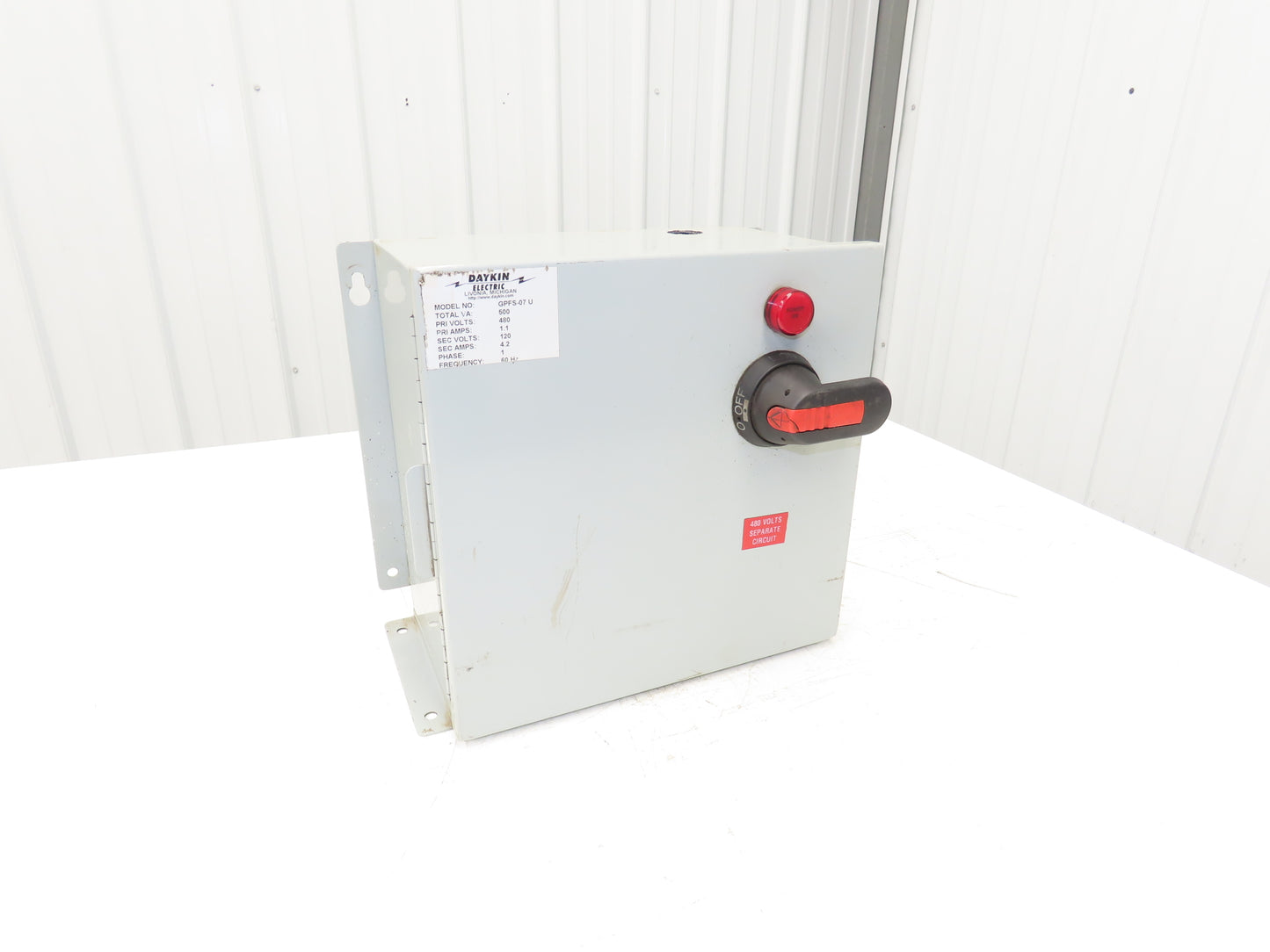 Daykin GPFS-07 U Stepdown Transformer Disconnect 500VA 1Ph HV 480V LV 120V *Read
