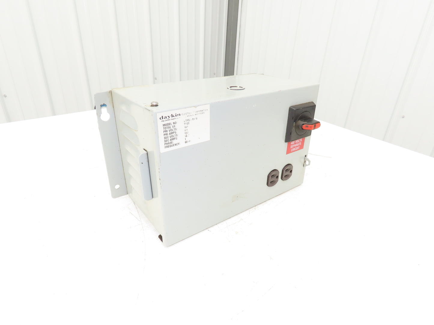 Daykin LTFS-01 U Stepdown Power Transformer Disc 2000VA HV 480V LV 120V 1PH