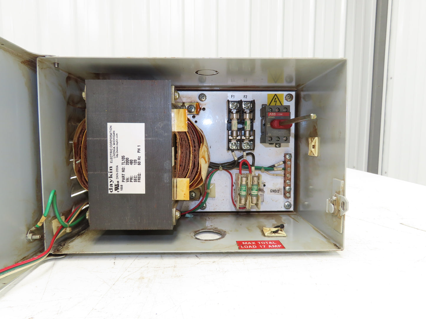 Daykin LTFS-01 U Stepdown Power Transformer Disc 2000VA HV 480V LV 120V 1PH