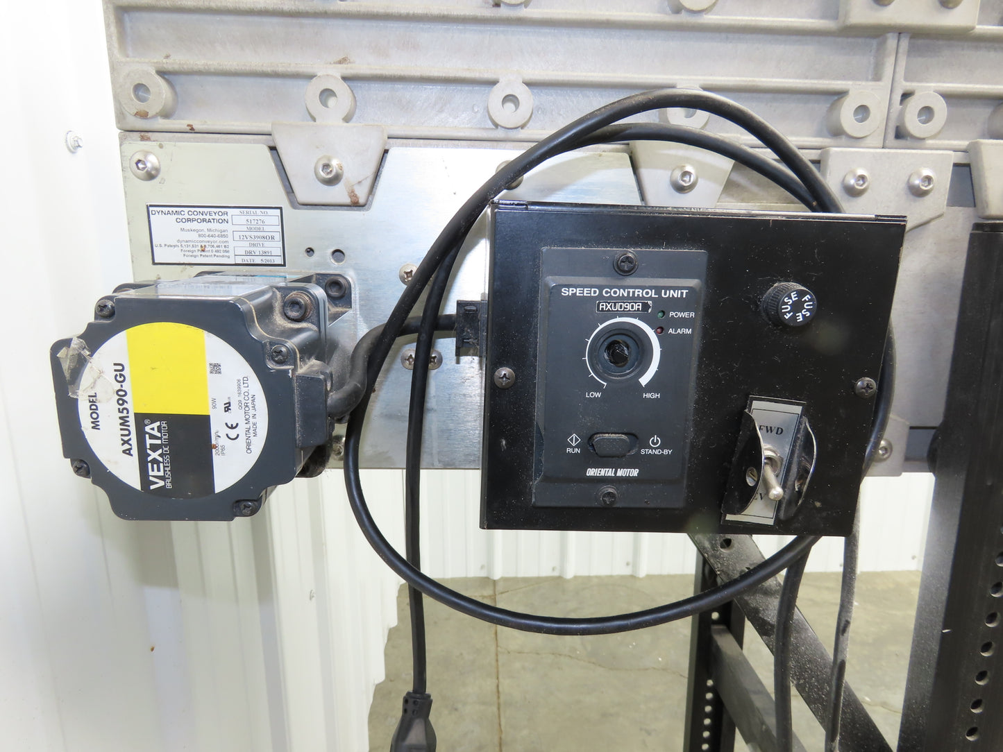 Dynacon 12"x 12' 10" Portable Cleated Belt Incline Conveyor 115V Variable Speed