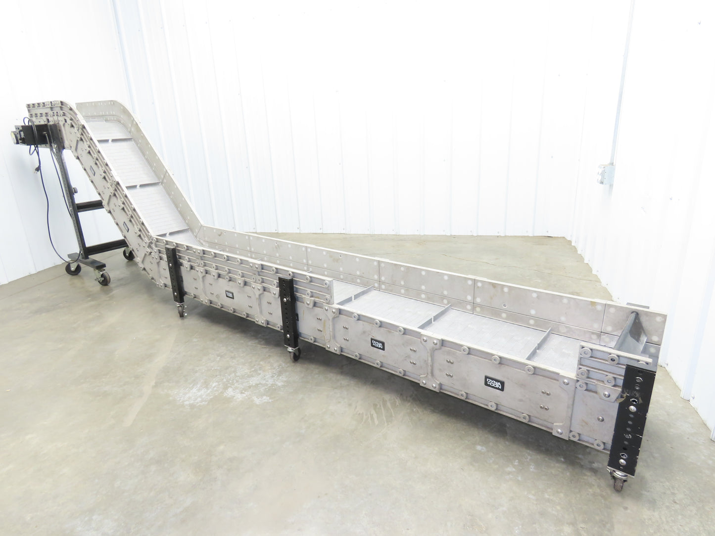 Dynacon 12"x 12' 10" Portable Cleated Belt Incline Conveyor 115V Variable Speed