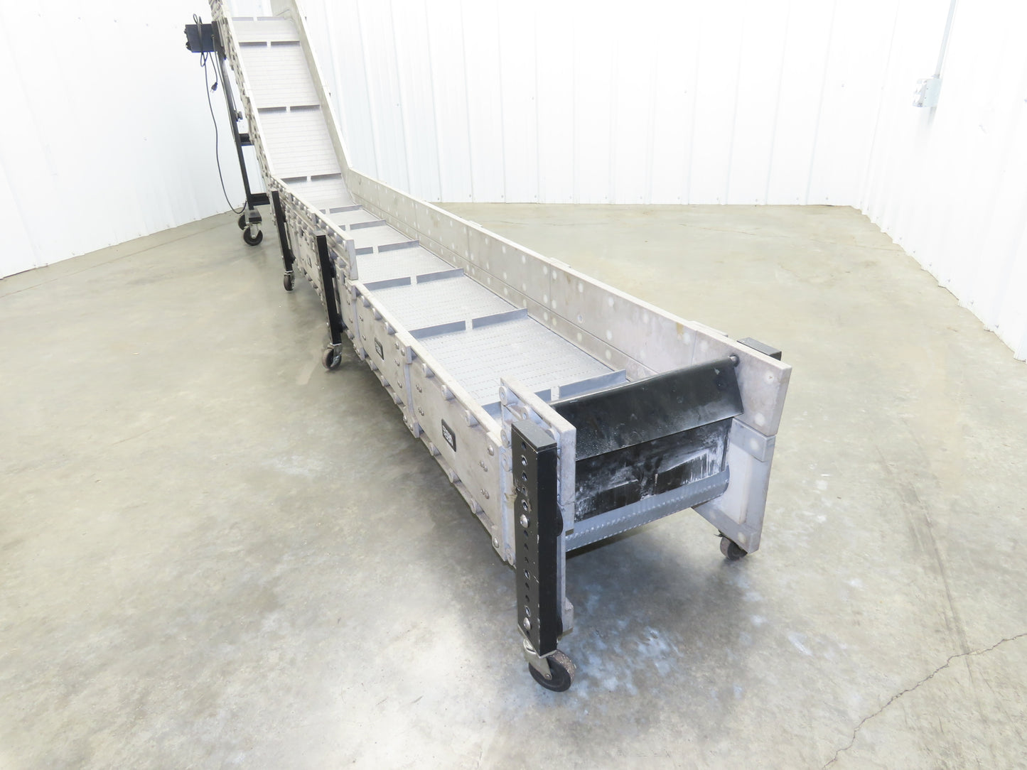 Dynacon 12"x 12' 10" Portable Cleated Belt Incline Conveyor 115V Variable Speed