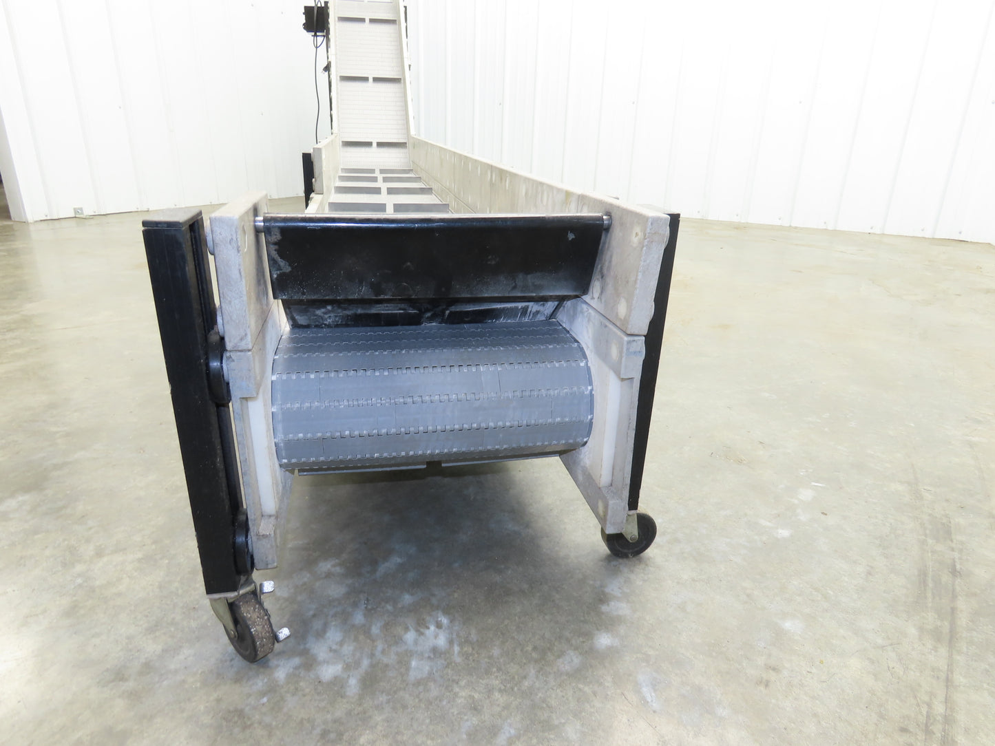 Dynacon 12"x 12' 10" Portable Cleated Belt Incline Conveyor 115V Variable Speed