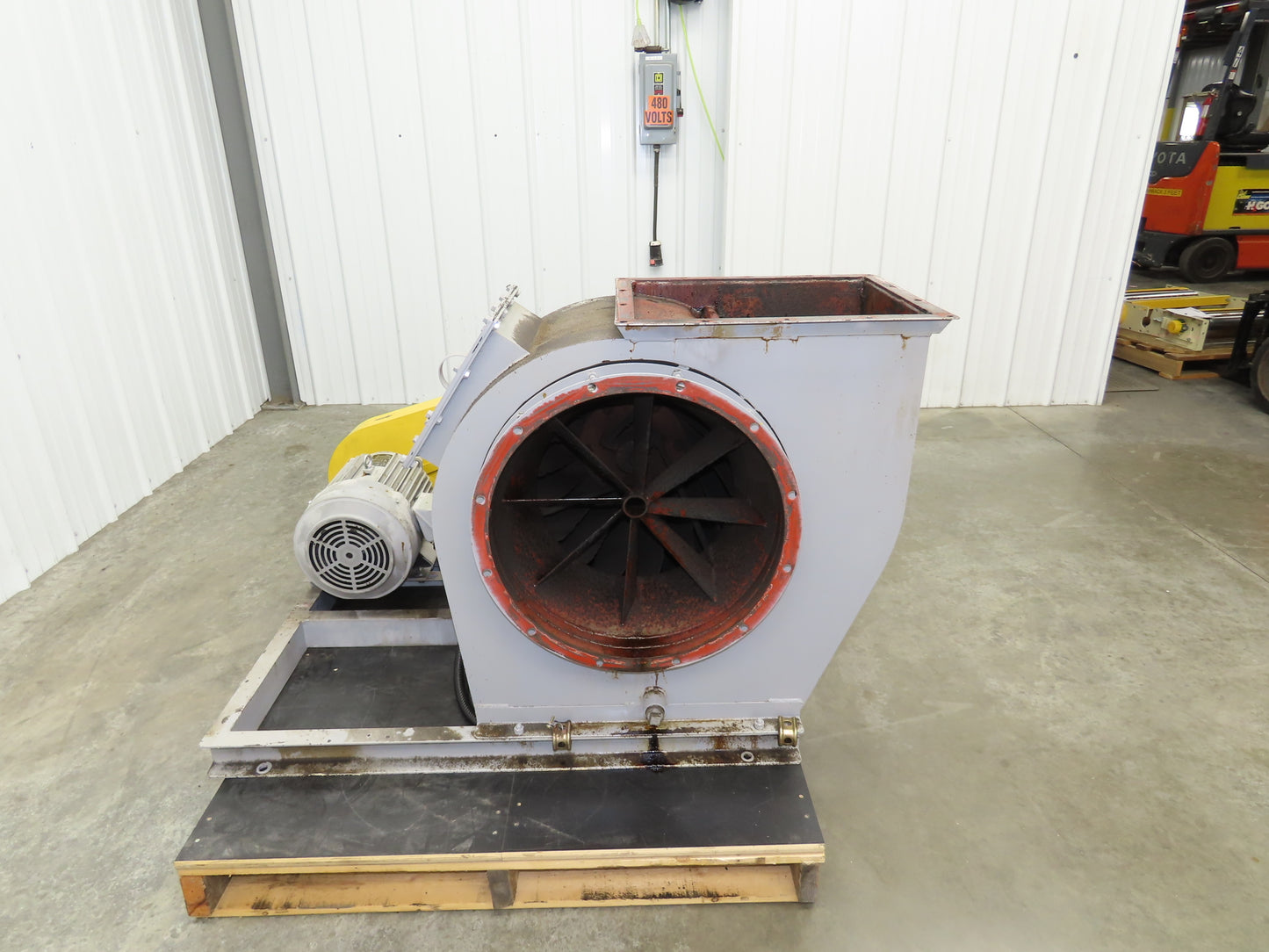 Asahi Backward Inclined Centrifugal Blower 18" Impeller 3Ph 5.5kw 230V 4590CFM