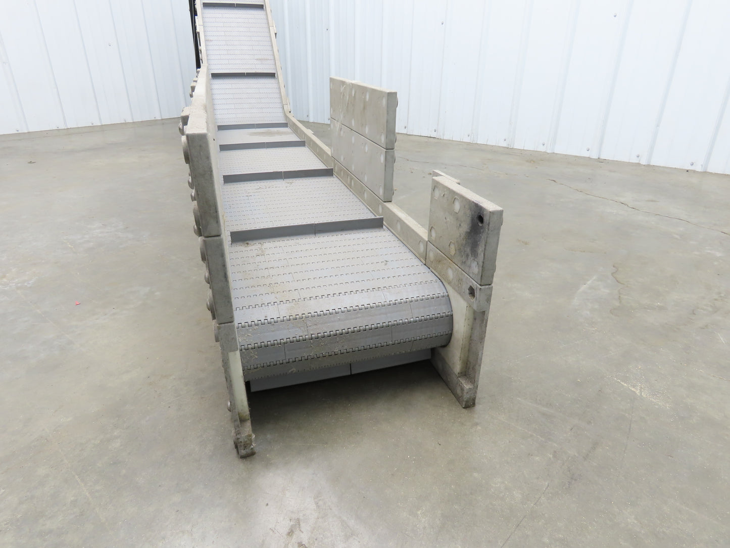 Dynacon 12"x 10' 10" Portable Cleated Belt Incline Conveyor 115V Variable Speed