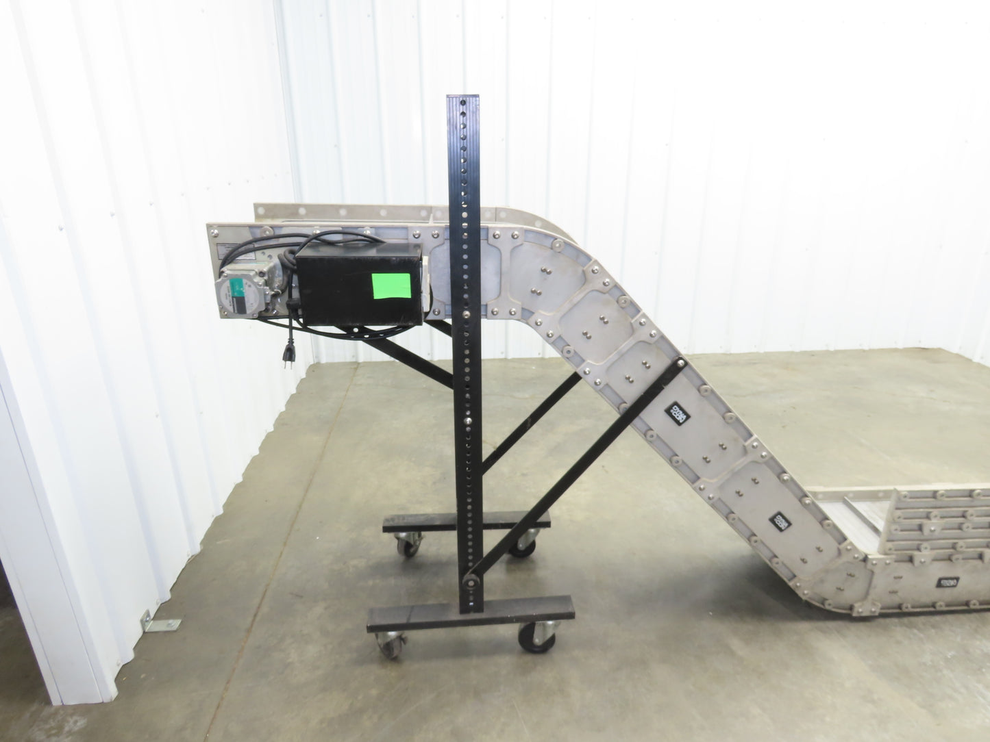 Dynacon 12"x 10' 10" Portable Cleated Belt Incline Conveyor 115V Variable Speed