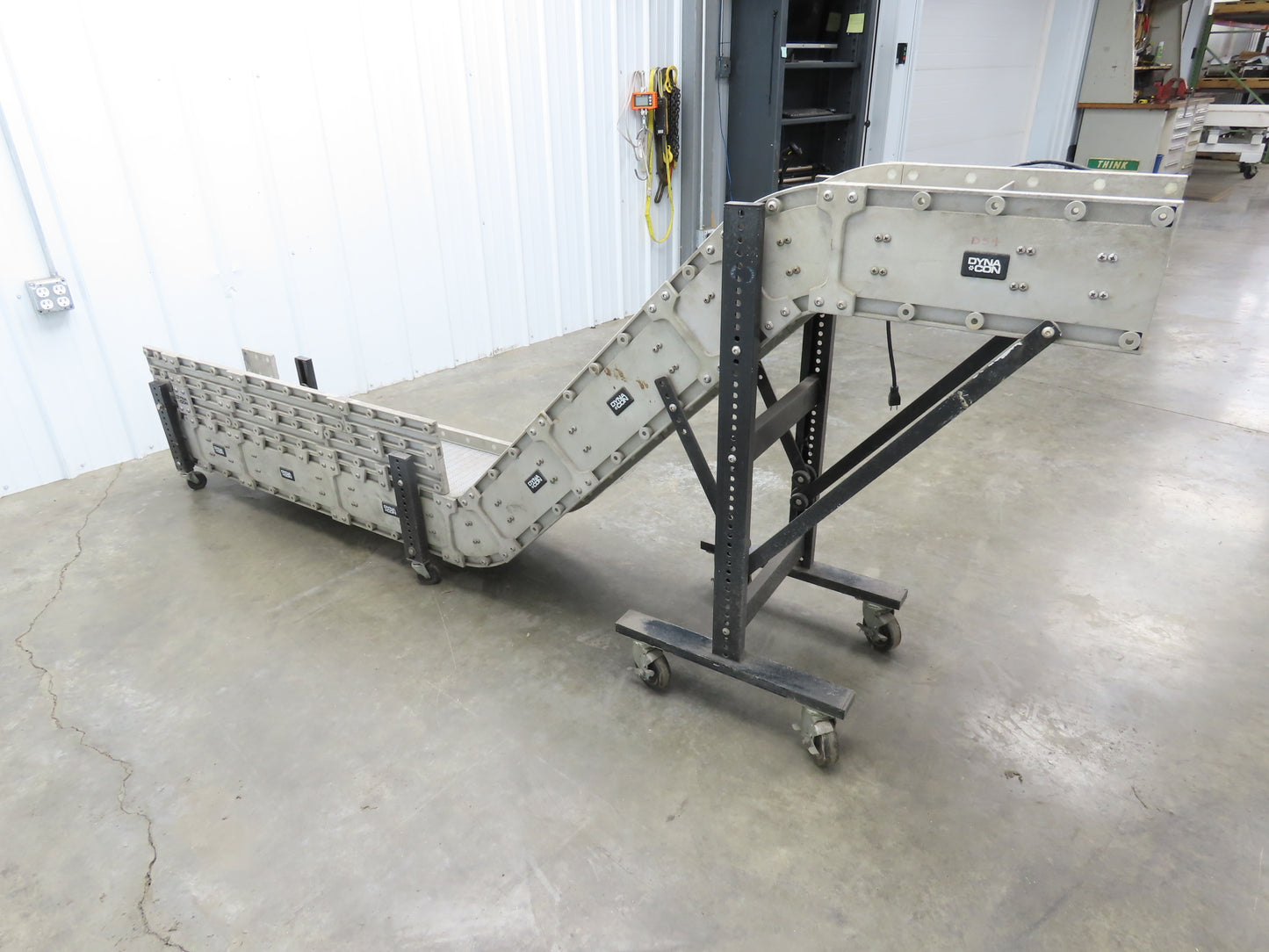 Dynacon 12"x 9' Portable Cleated Belt Incline Conveyor 115V Variable Speed