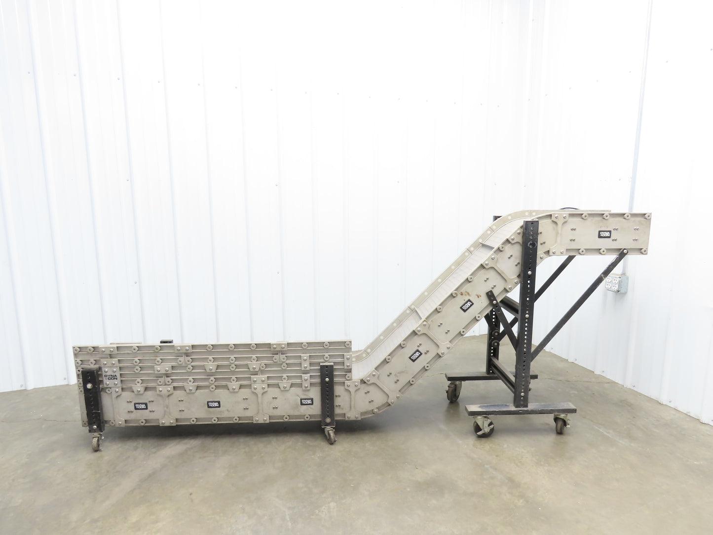 Dynacon 12"x 9' Portable Cleated Belt Incline Conveyor 115V Variable Speed