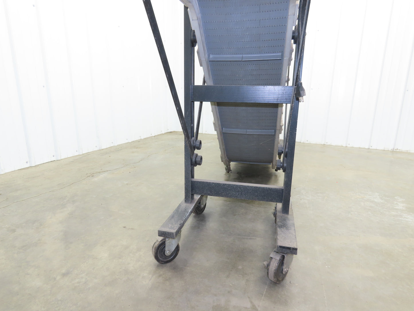 Dynacon 12"x 9' Portable Cleated Belt Incline Conveyor 115V Variable Speed