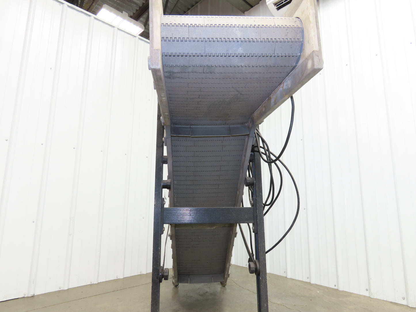 Dynacon 12"x 7' Portable Cleated Belt Incline Conveyor 115V 32FPM