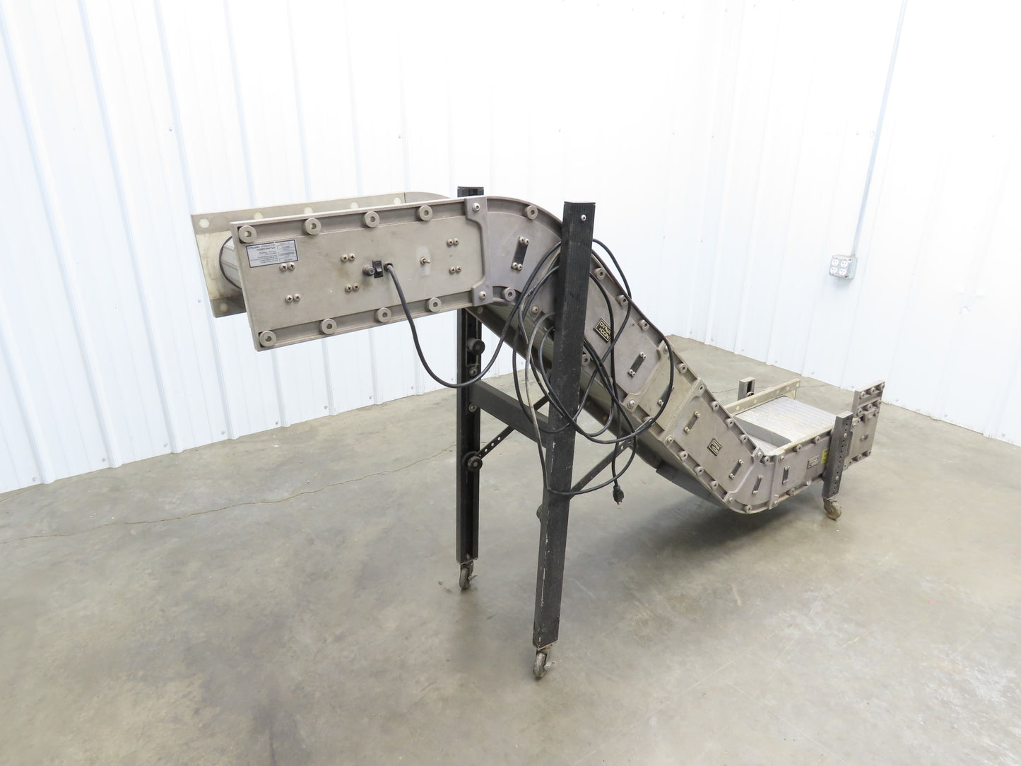 Dynacon 12"x 7' Portable Cleated Belt Incline Conveyor 115V 32FPM