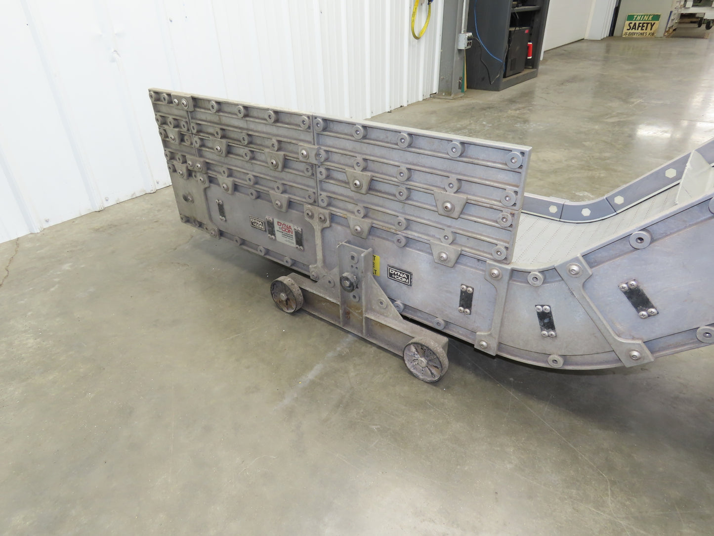 Dynacon 12"x 8' 5" Portable Cleated Belt Incline Conveyor 115V 32FPM