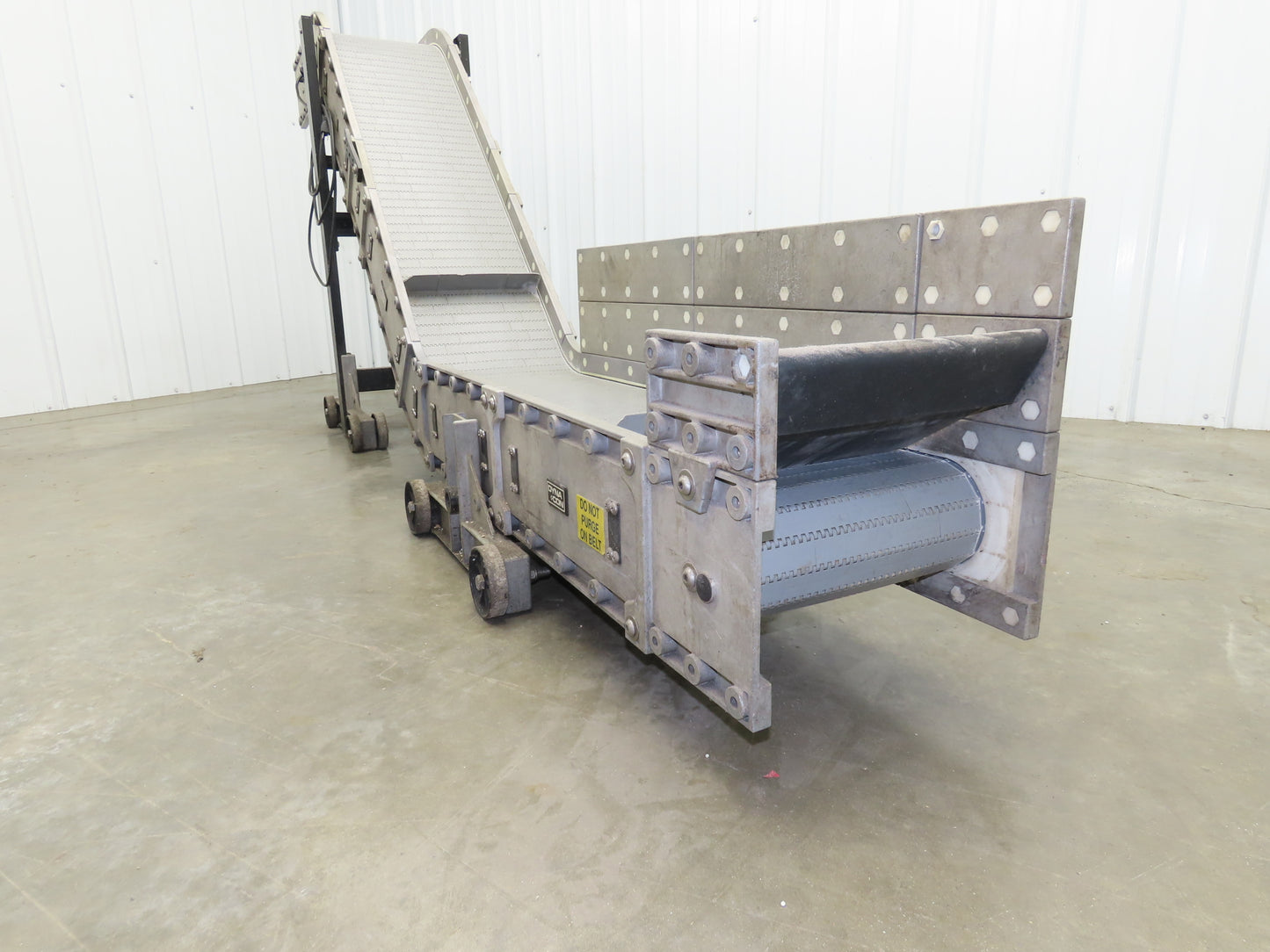 Dynacon 12"x 8' 5" Portable Cleated Belt Incline Conveyor 115V 32FPM