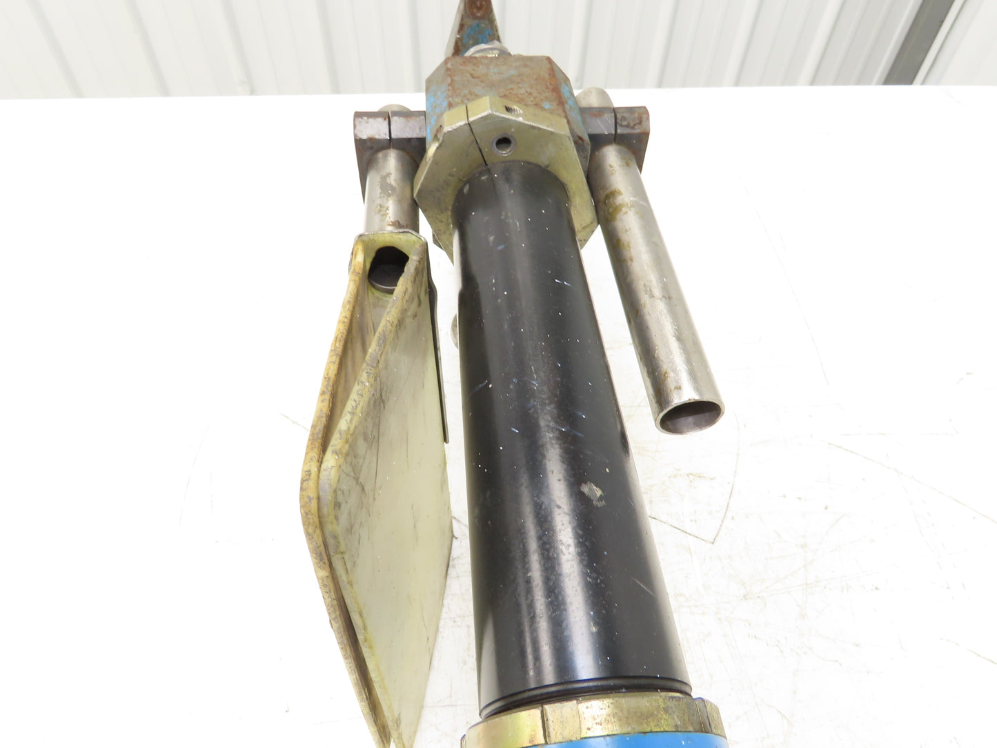 Henrob M14020 Self Piercing Rivet Setter Head Hydraulic Powered 3-3/8" Throat