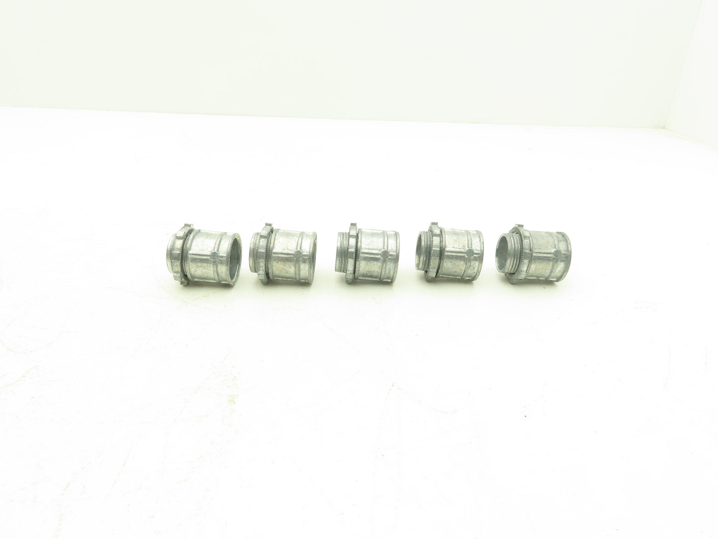 Bridgeport EMT Connector Fitting 3/4" Steel Phillips Head Set Screw Lot of 100