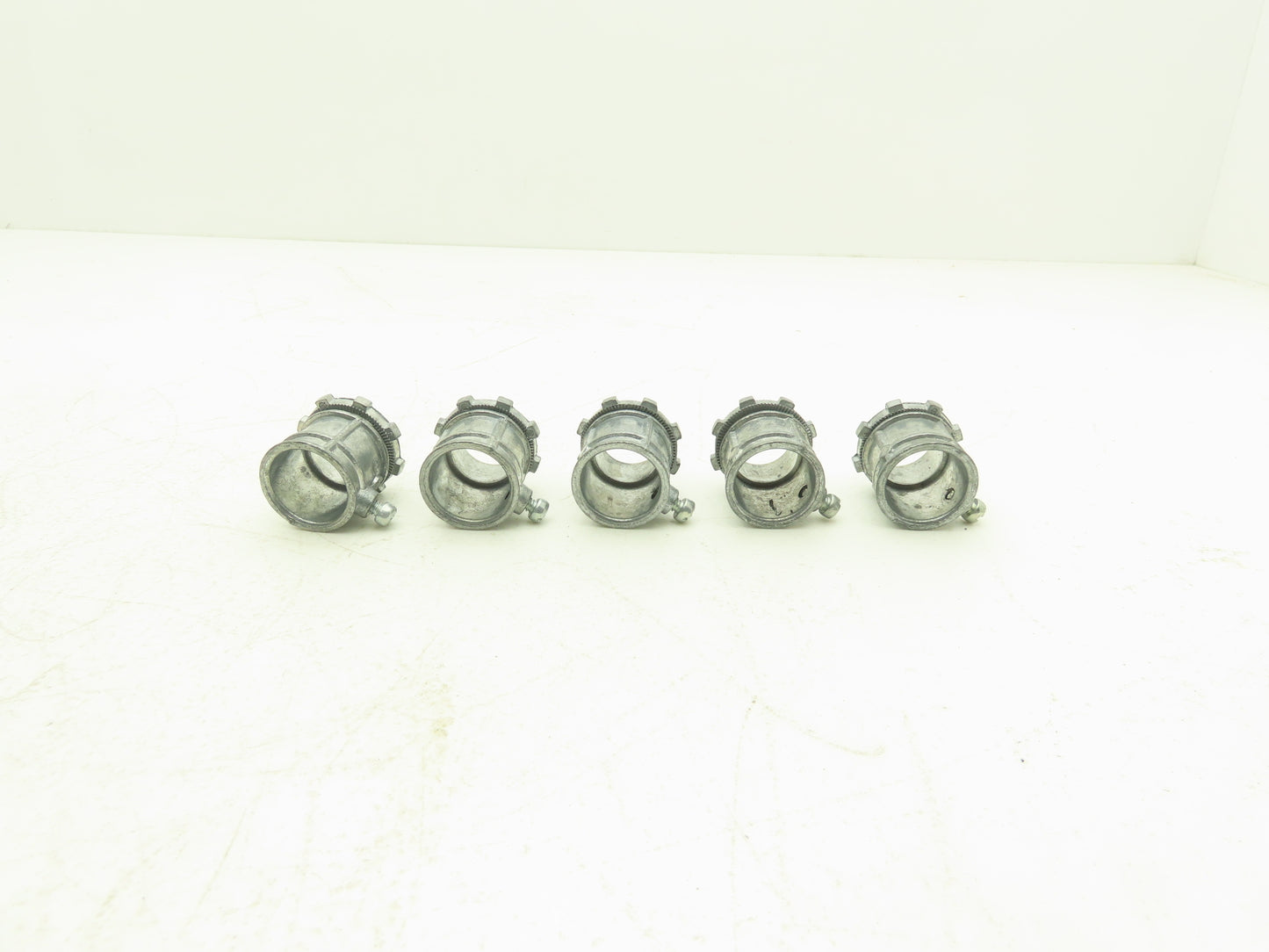 Bridgeport EMT Connector Fitting 3/4" Steel Phillips Head Set Screw Lot of 100