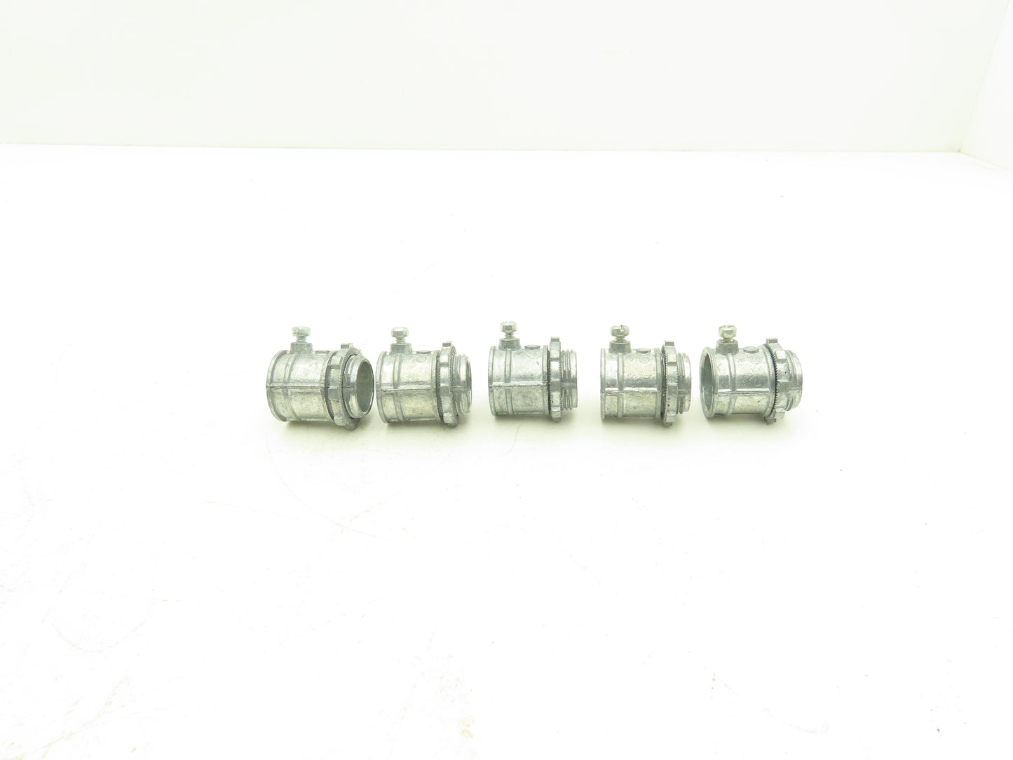 Bridgeport EMT Connector Fitting 3/4" Steel Phillips Head Set Screw Lot of 100