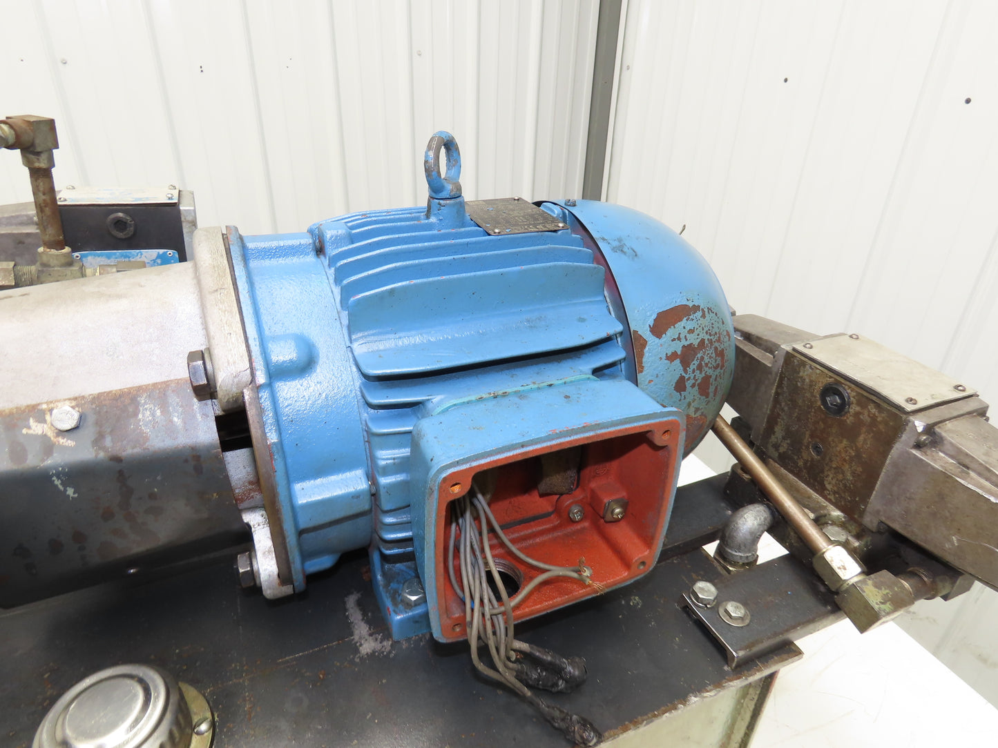 Vickers V101P4P1A20 Hydraulic Power Unit 12 Gal 4gpm 2500psi 3Hp 230/460V 3PH