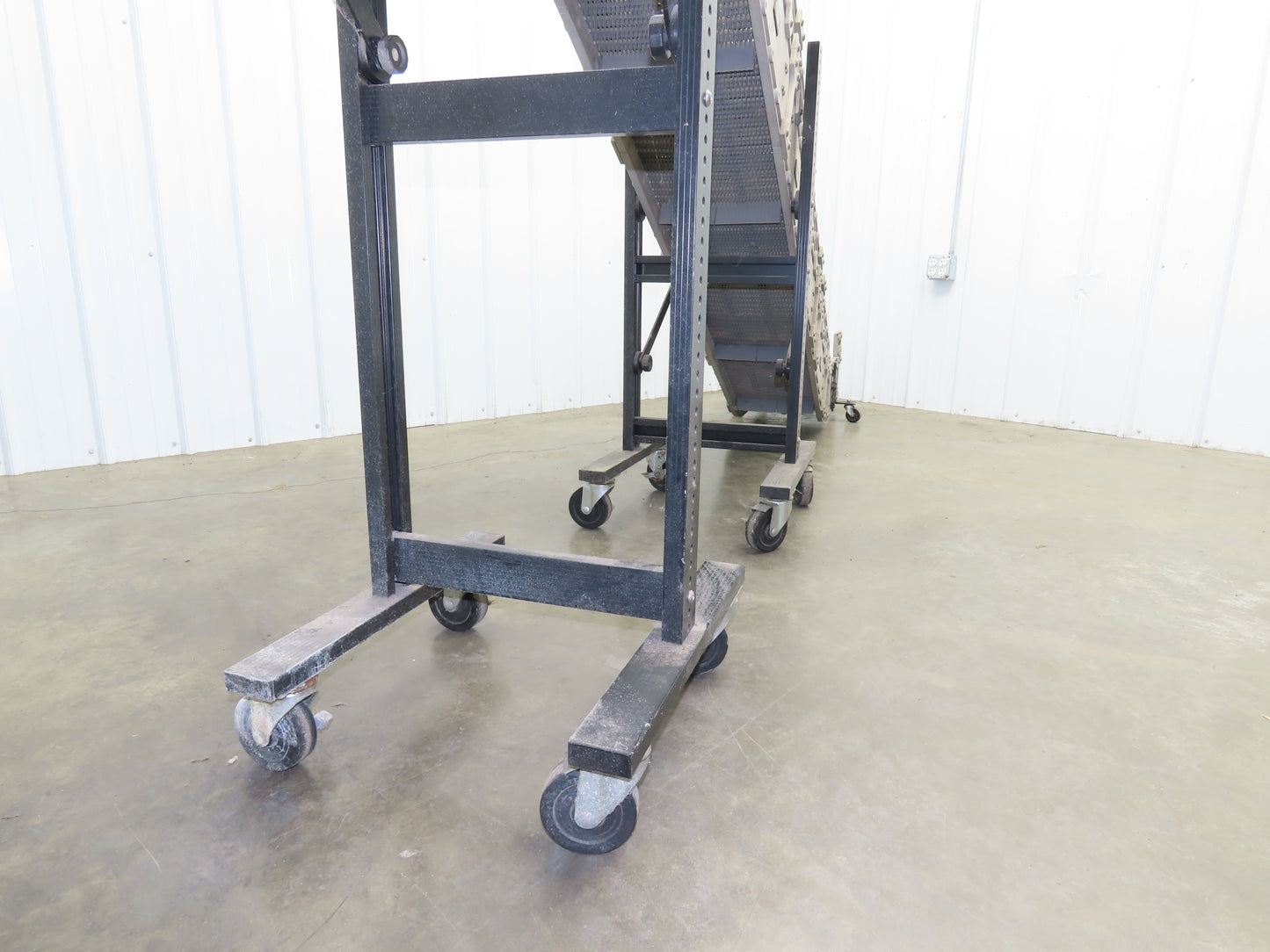 Dynacon 12"x 11' 6" Portable Cleated Belt Incline Conveyor 115V Variable Speed