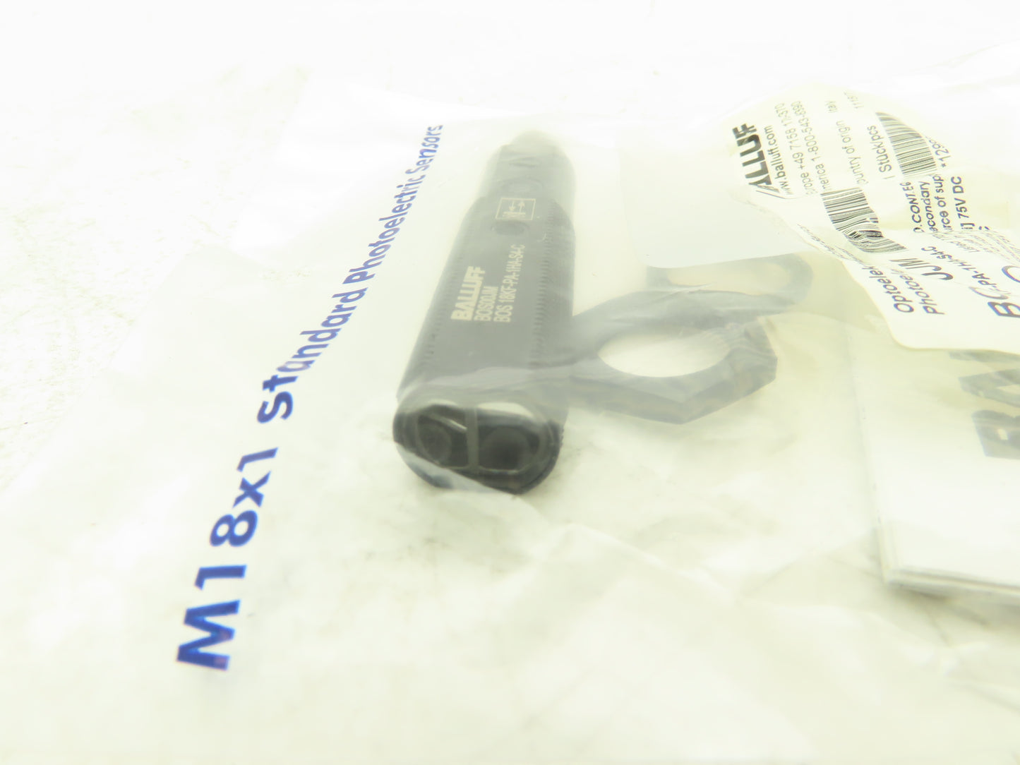 Balluff BOS 18KF-PA-1HA-S4-C Photoelectric Diffuse Sensor 10-30VDC 18mm x 96mm