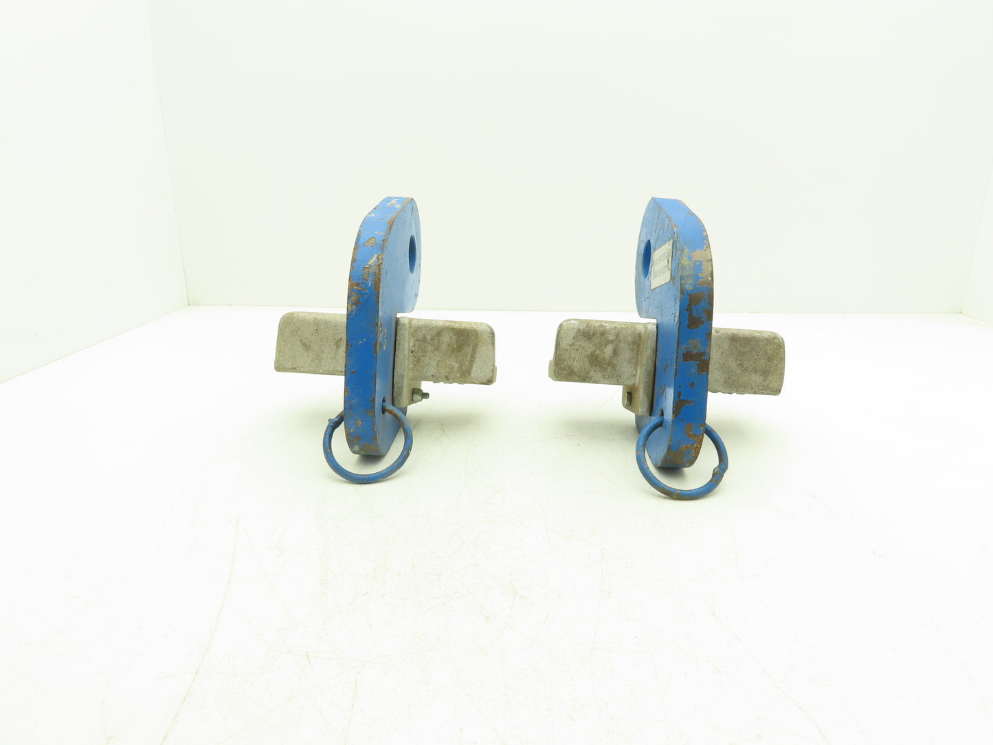 Sawyer Manufacturing 232B42 Pipe Lifting Hooks 38-42" 10000Lbs Capacity Set of 2