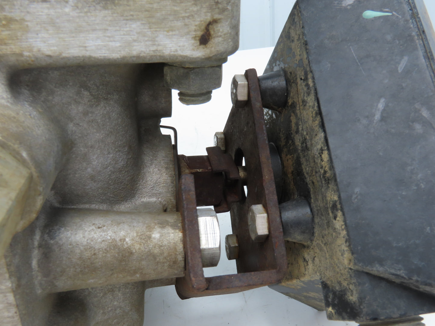 Jamesbury 4" 815L 11 3600TA-A Wafer Sphere Butterfly Valve 316SS ST200B Actuator