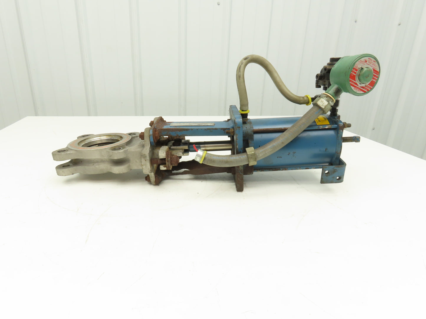 DeZurik KBD 3" 304 Stainless Knife Gate Valve w/Air Cylinder Actuator *Read*