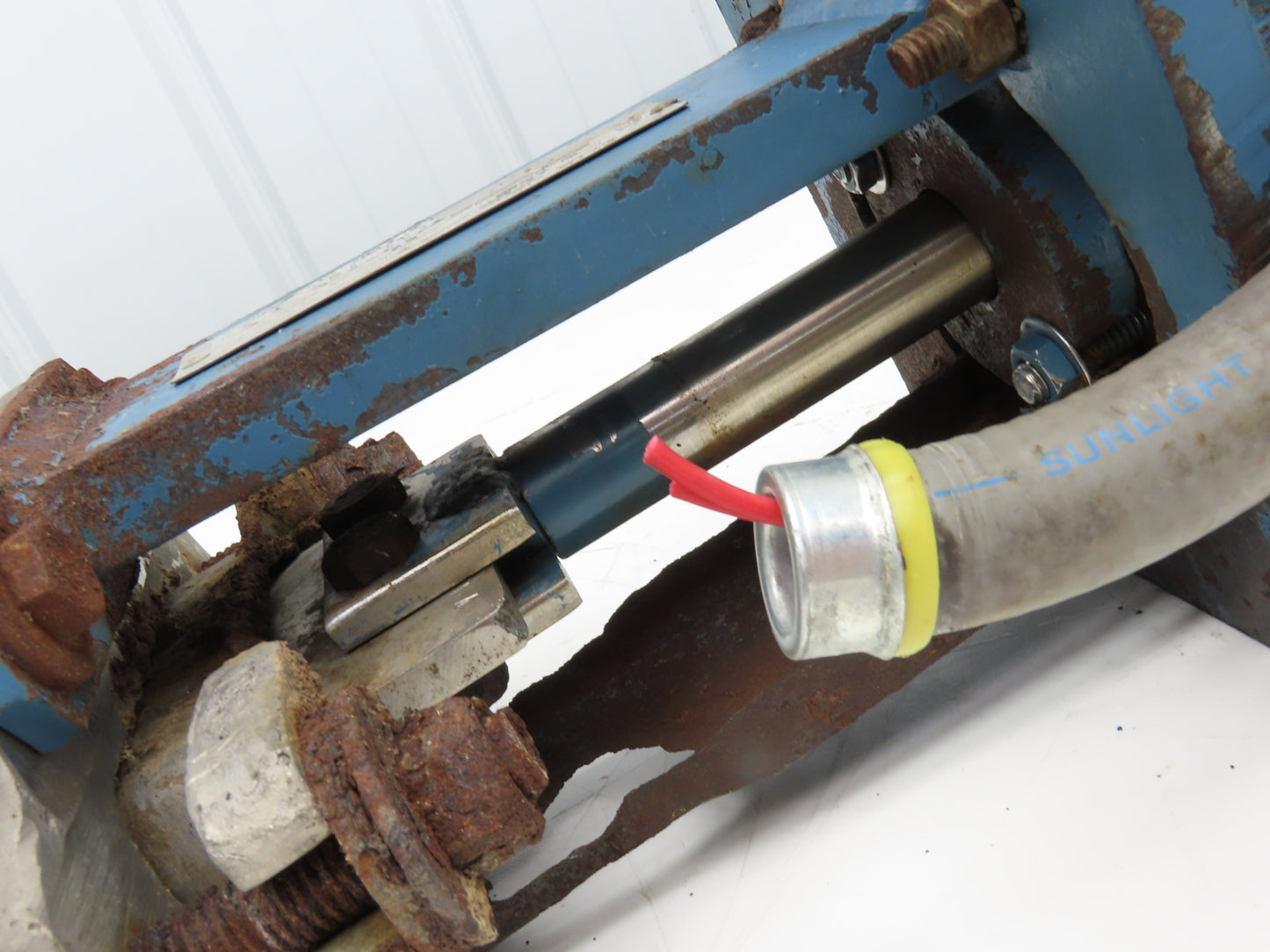 DeZurik KBD 3" 304 Stainless Knife Gate Valve w/Air Cylinder Actuator *Read*