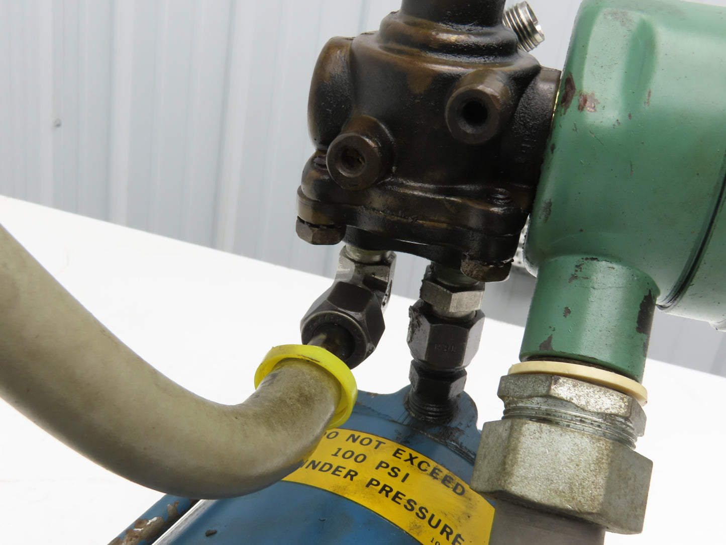 DeZurik KBD 3" 304 Stainless Knife Gate Valve w/Air Cylinder Actuator *Read*