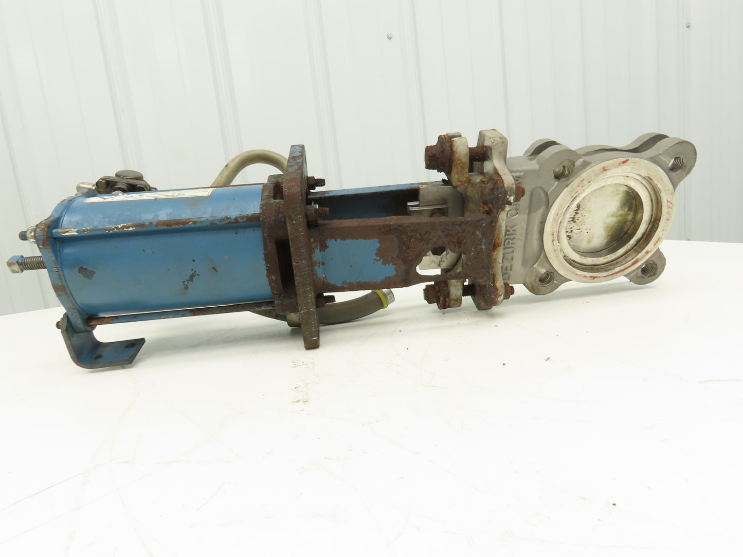 DeZurik KBD 3" 304 Stainless Knife Gate Valve w/Air Cylinder Actuator *Read*