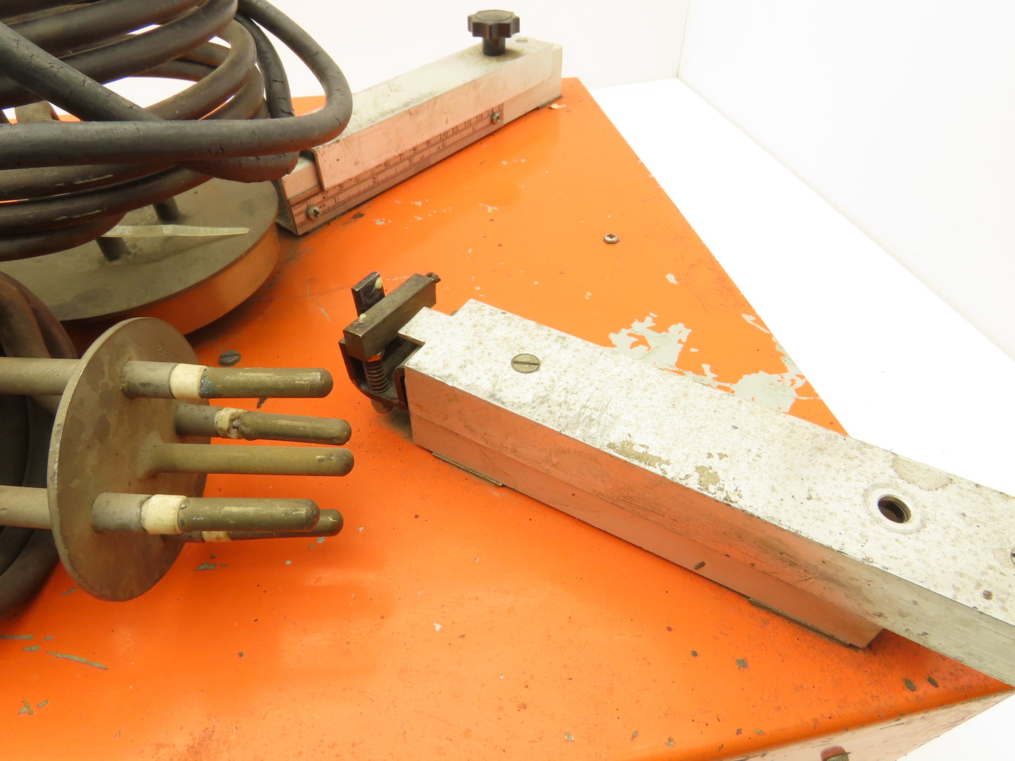 SKF 728605A Coil Element Type Bearing Heater 1300W 115/230V  *Needs Repair*