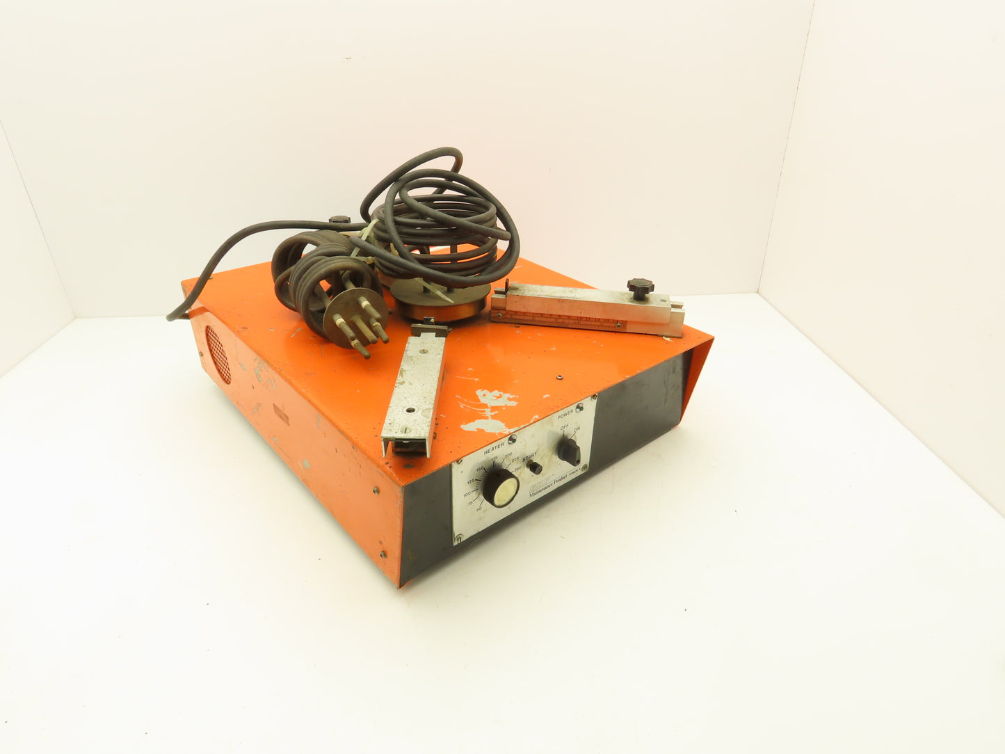 SKF 728605A Coil Element Type Bearing Heater 1300W 115/230V  *Needs Repair*