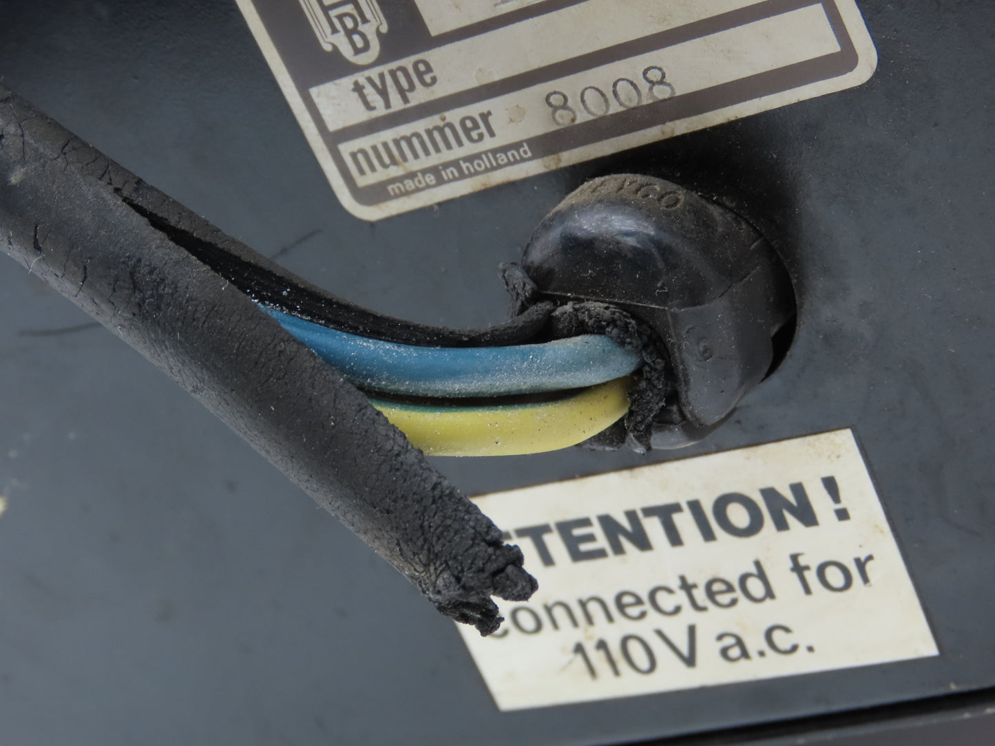 SKF 728605A Coil Element Type Bearing Heater 1300W 115/230V  *Needs Repair*