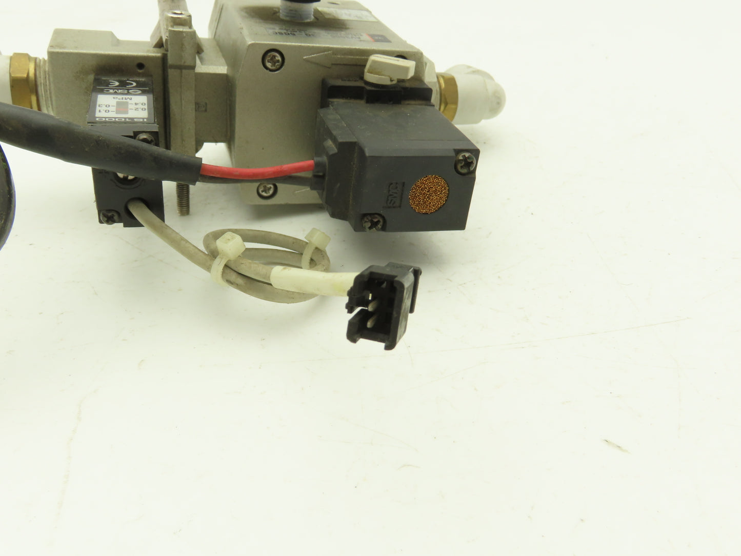 SMC AV3000-03G-5GSC Pneumatic Soft Start Valve 0.2-1.0Mpa 3/8"NPT 24VDC